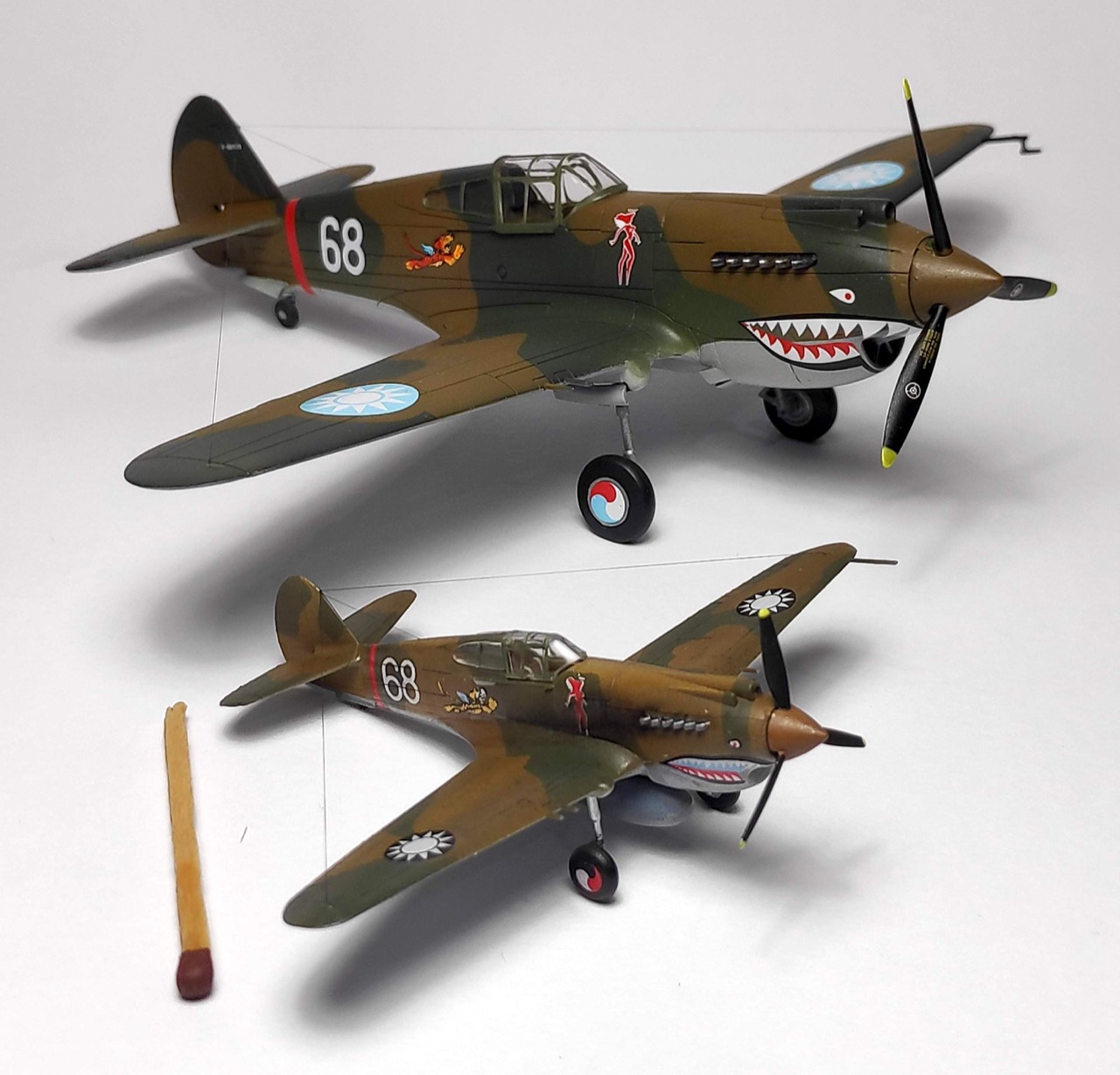 ドラゴン Flying Tigers P-40 Pilot Ben[カスタム品] P-40E ウォーホーク `フライングタイガース コンボ` (2機セット
