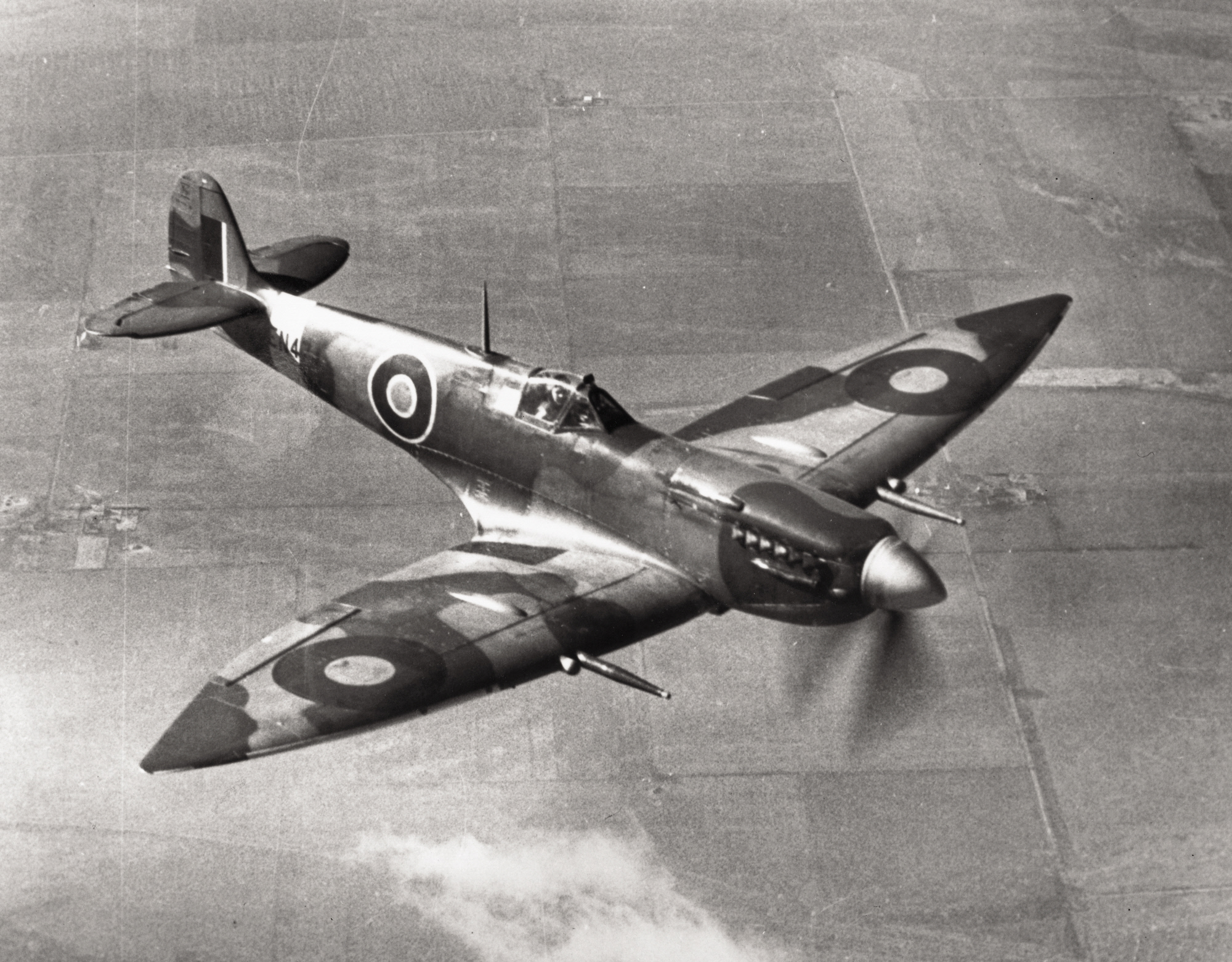 Spitfire_VII_Langley_USA